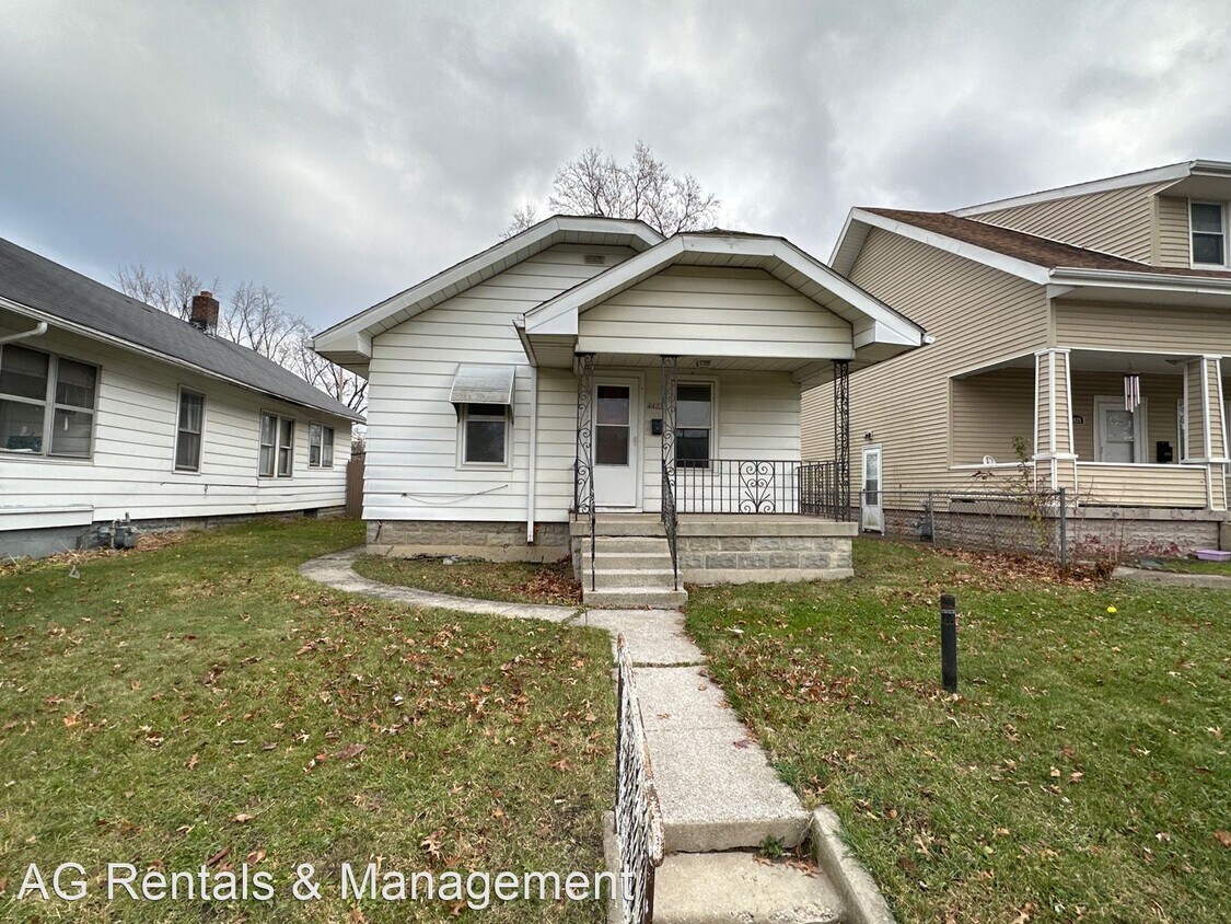 2 br, 1 bath House 4423 Warsaw St House Rental in Fort Wayne, IN