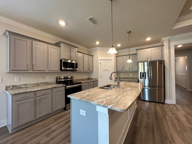 Building Photo - 4 Bedroom 3 Bath Craftsman Style Home off Beulah Rd!