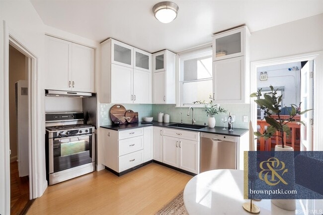 Building Photo - 40 28th St