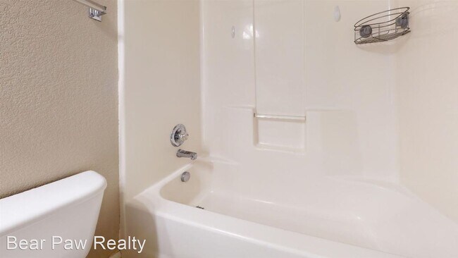 Building Photo - 3 br, 2 bath House - 202 Country West Road...