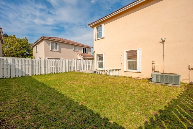 Building Photo - 300 SW 99th Terrace
