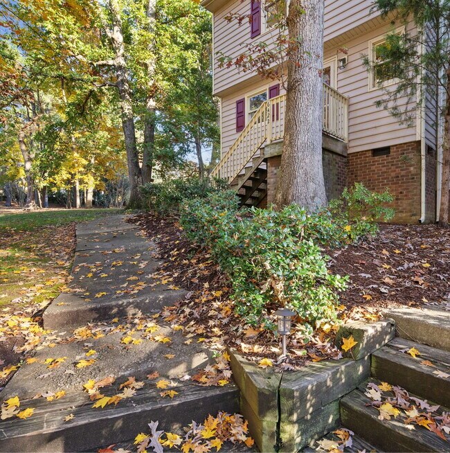 Foto del edificio - 3-Bed Spacious End Unit Townhouse