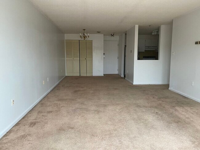 Building Photo - 406 Broadway