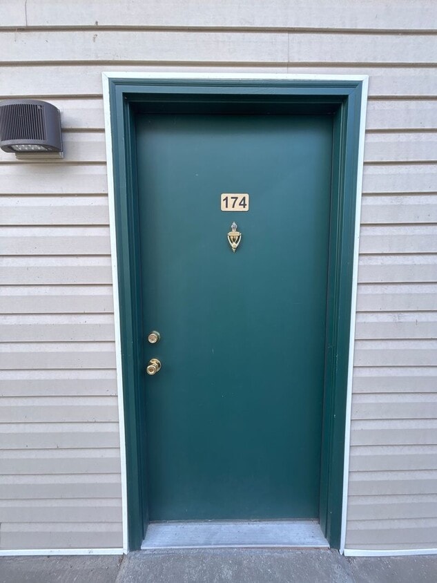 Foto del edificio - 2 BED 1.5 BATH CONDO AVAILABLE!