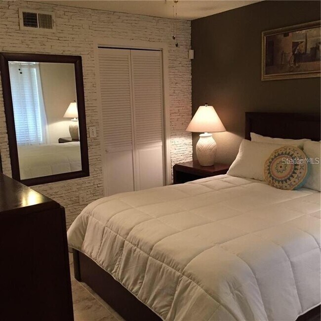 Foto del edificio - 2218 Grand Cayman Ct