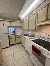 Building Photo - 8000 S Colony Cir