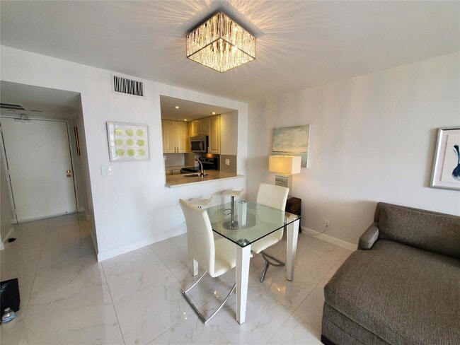 Building Photo - 3031 N Ocean Blvd
