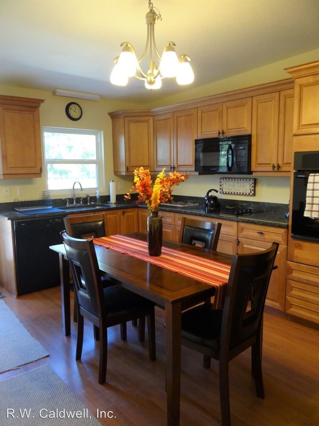Building Photo - 3 br, 2 bath  - 5101 28th Ave S