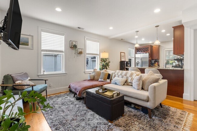 Building Photo - 2 Walk Hill St