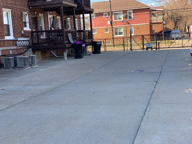 Foto del edificio - 13662 Ohio St