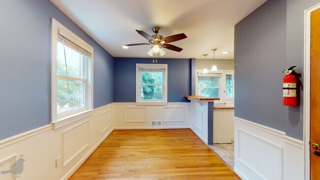 Foto del edificio - Fantastic Home in Fort Dupont Park! Parking and Basement Included!