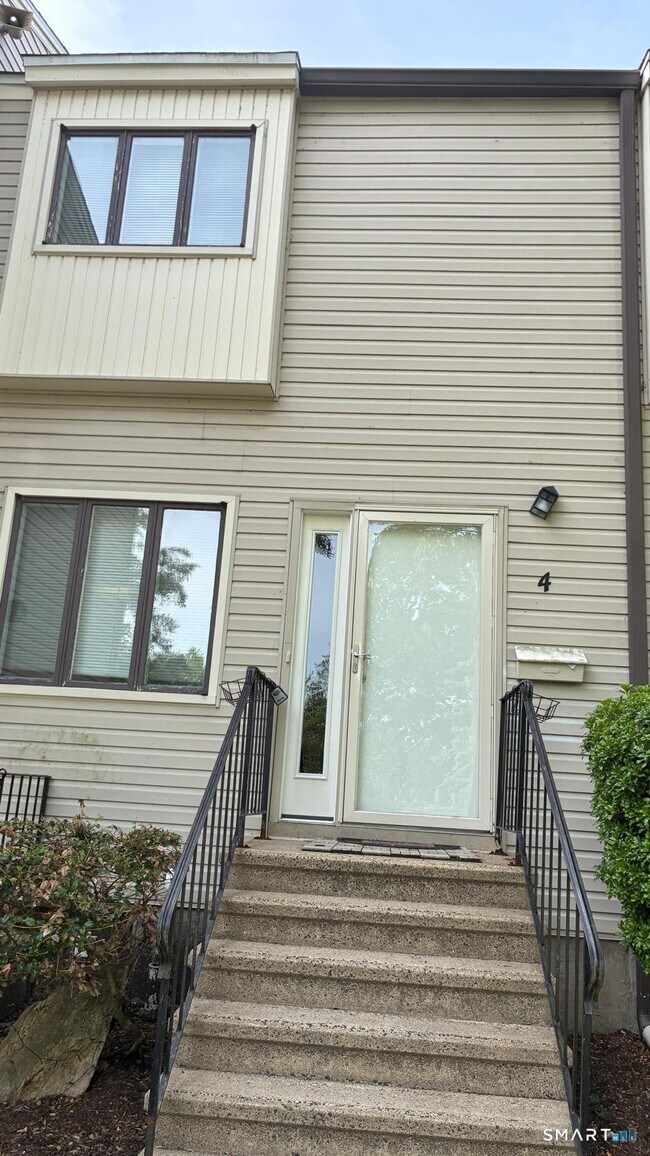 Foto del edificio - 715 Frenchtown Rd