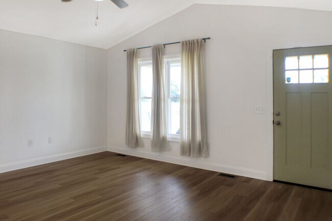 Foto del edificio - Beautiful One-Level Home in Pristine Condition - Move-In Ready!