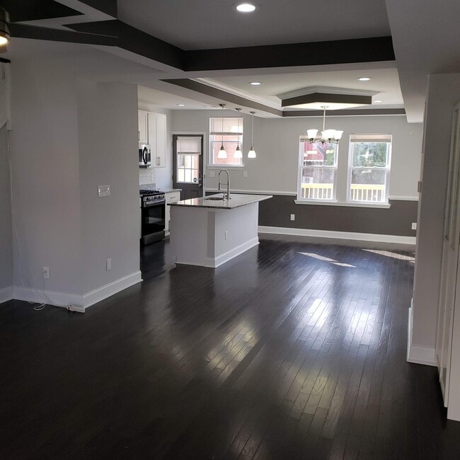 Building Photo - 5456 Jonquil Ave