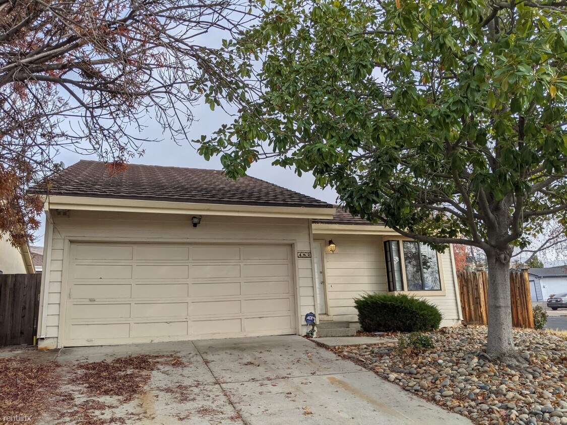 Foto principal - 3 br, 2 bath House - Alexander Way