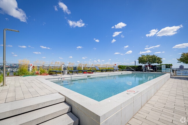 Photo - 1405 Point Apartments