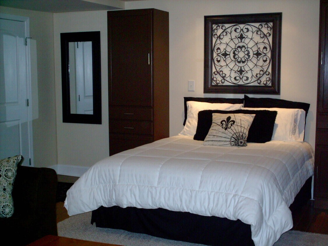 Foto principal - 5070 Vernon Springs Dr