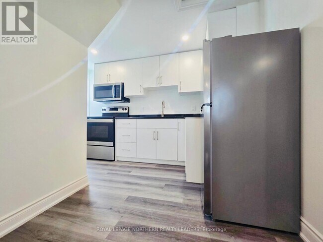 Photo du bâtiment - 177 Lakeshore Rd