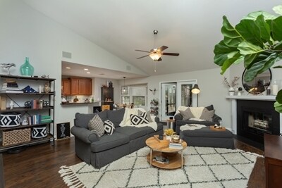 Foto del edificio - 6058 Stonechase Boulevard