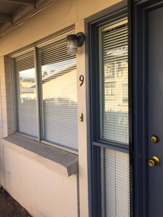 Primary Photo - 1650 E Blacklidge Dr