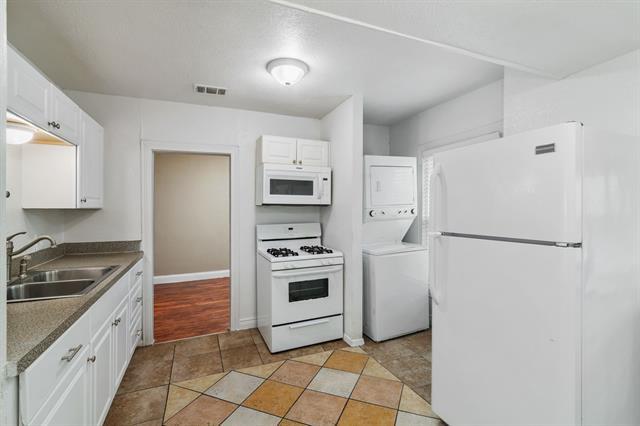 Building Photo - 6000 Malvey Ave