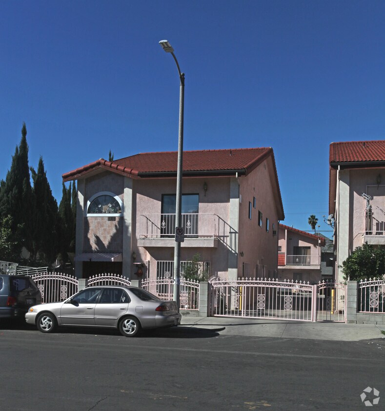 Building Photo - 2811-2817 Sichel St