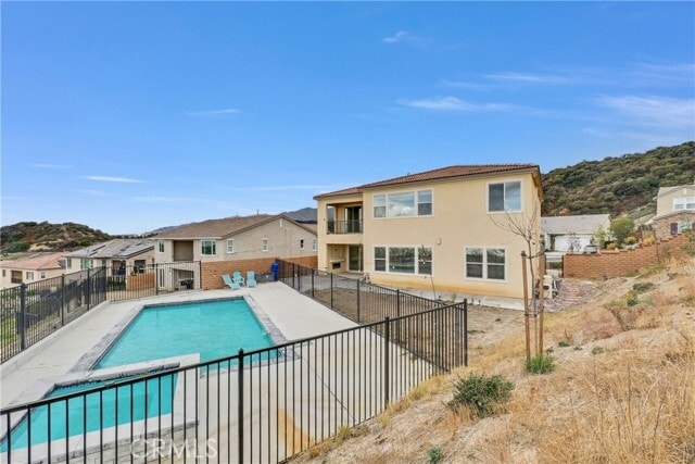 Building Photo - 2575 Sierra Bella Dr