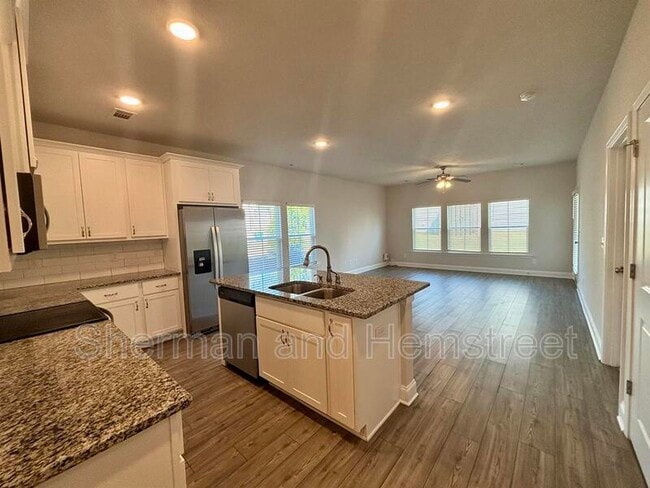 Building Photo - 1101 Clareton Dr