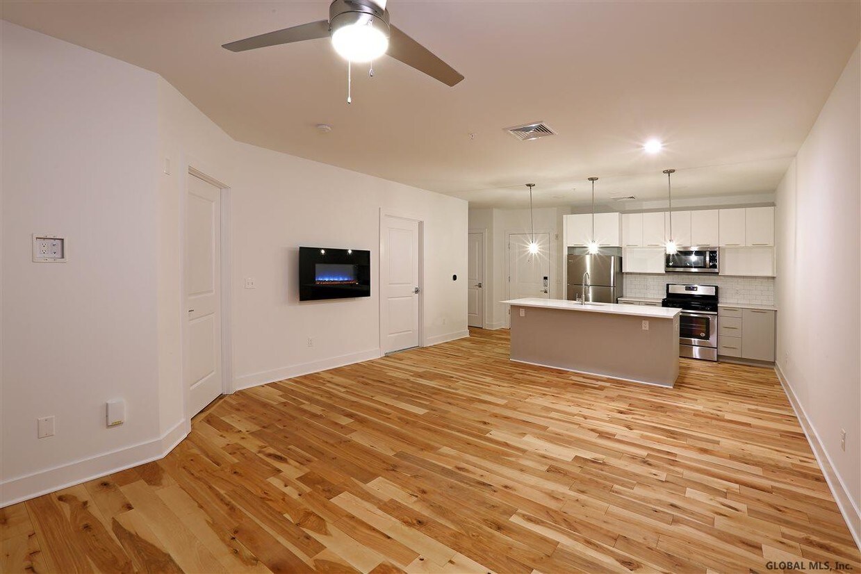 21 Whistler Ct Unit 504, Saratoga Springs, NY 12866 Apartment for