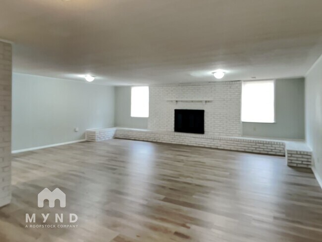 Building Photo - 3675 Ridgemont Ave