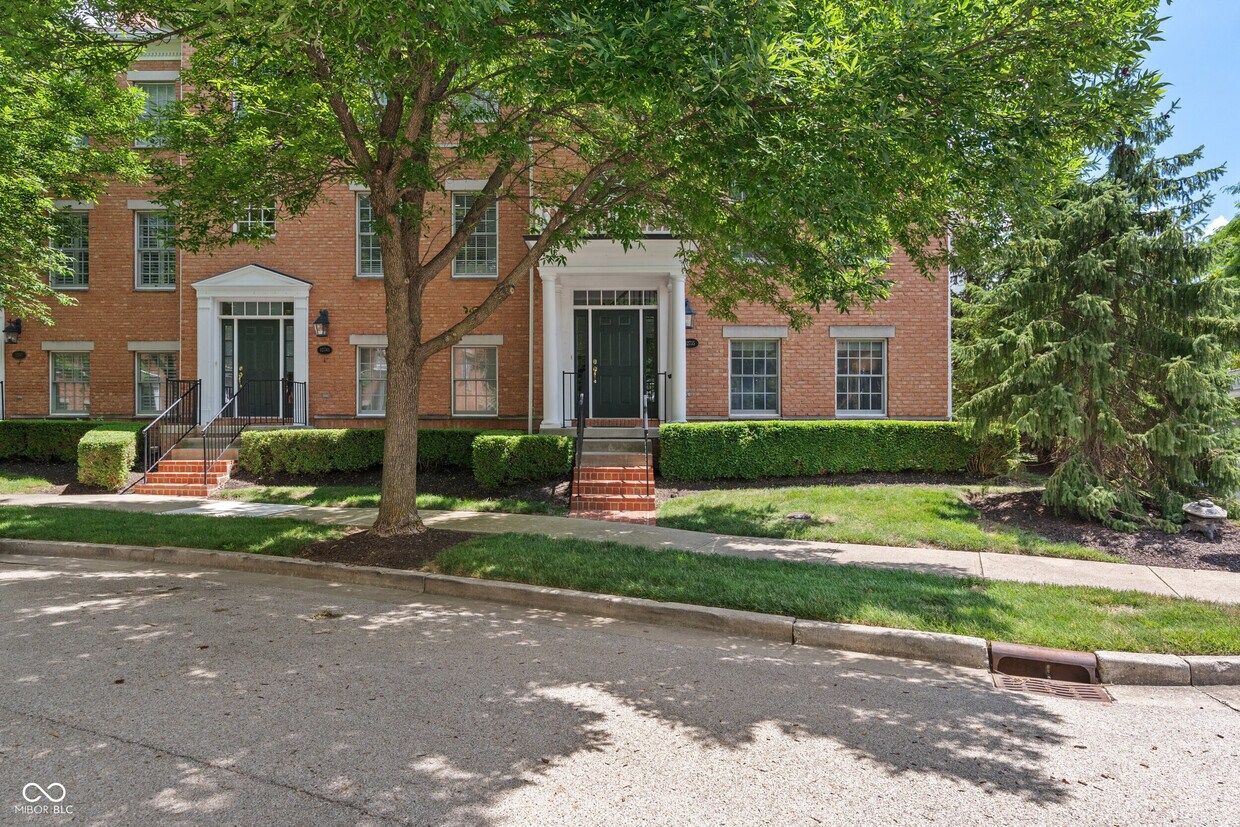 Primary Photo - 12735 Edgemont Way