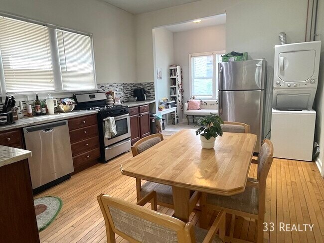 Photo - 2626 N Ashland Ave Apartment