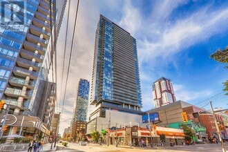 Building Photo - 290 Adelaide St W