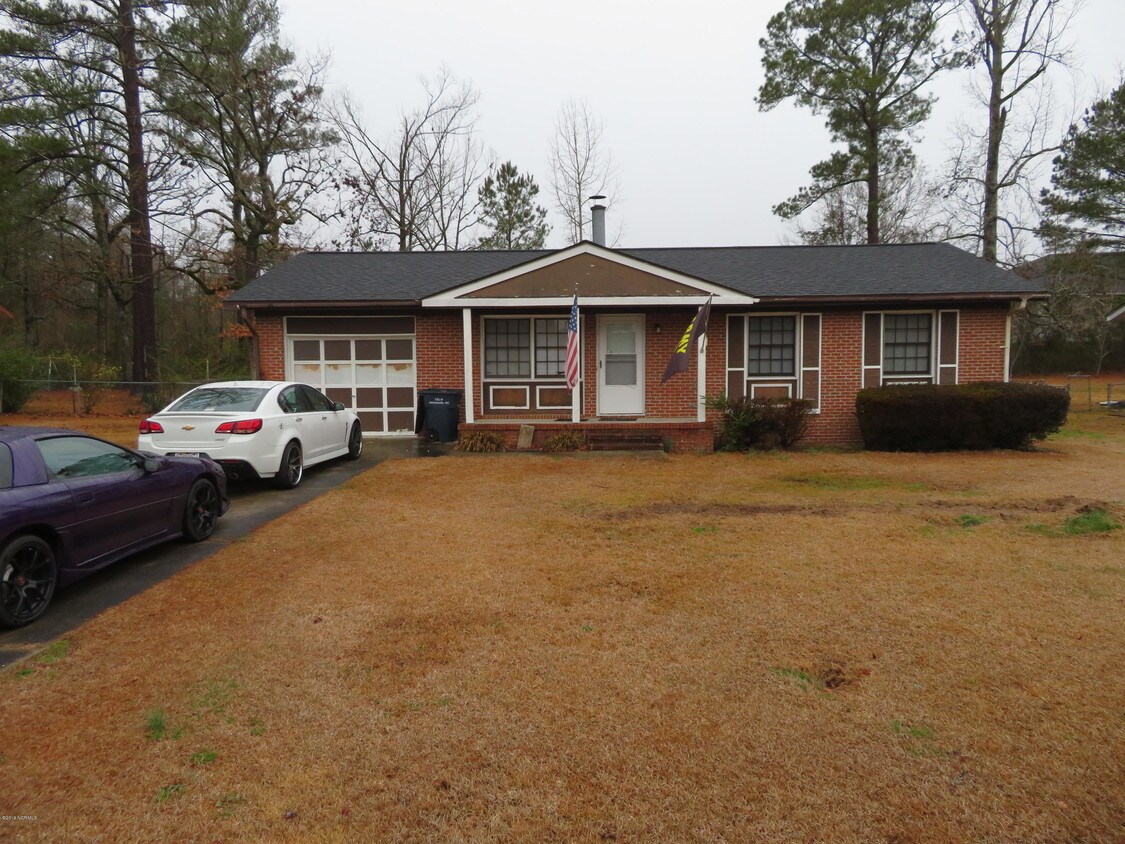 Primary Photo - 303 Lakewood Dr