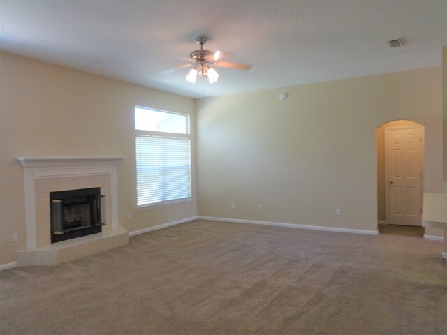 Building Photo - 935 Heritage Lakes Drive