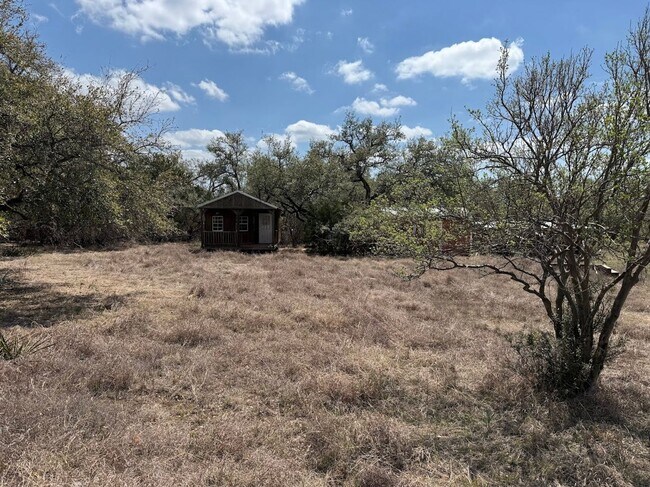 Foto del edificio - 2 Homes on 6-acres!