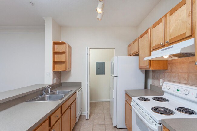 Photo - 4207 S Dale Mabry Hwy - 4207 S Dale Mabry Hwy #10308 Apartment