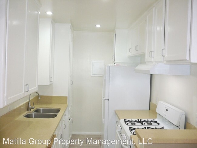 Building Photo - 12000 Mitchell Ave