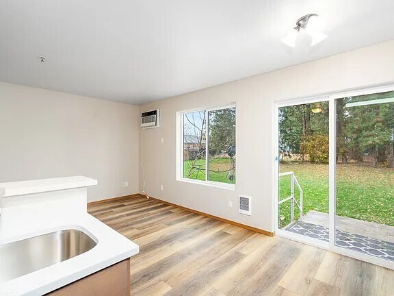 Foto del edificio - 1803 N Spokane St
