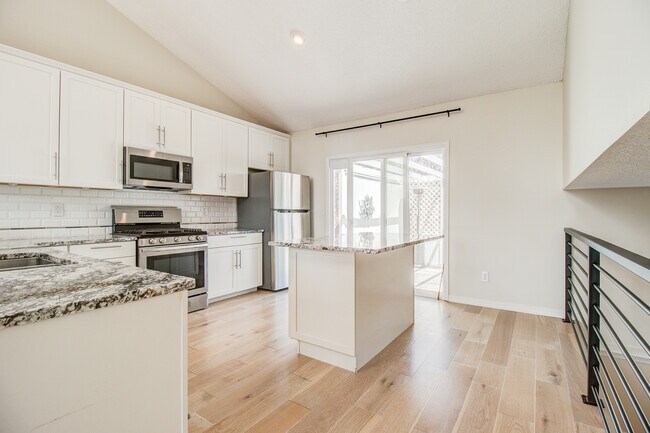 Foto del edificio - 4843 Herndon Cir