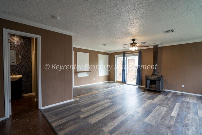 Building Photo - Wonderful 3BD/2BD Home minutes away from Quail Springs Mall & Chisholm Creek.