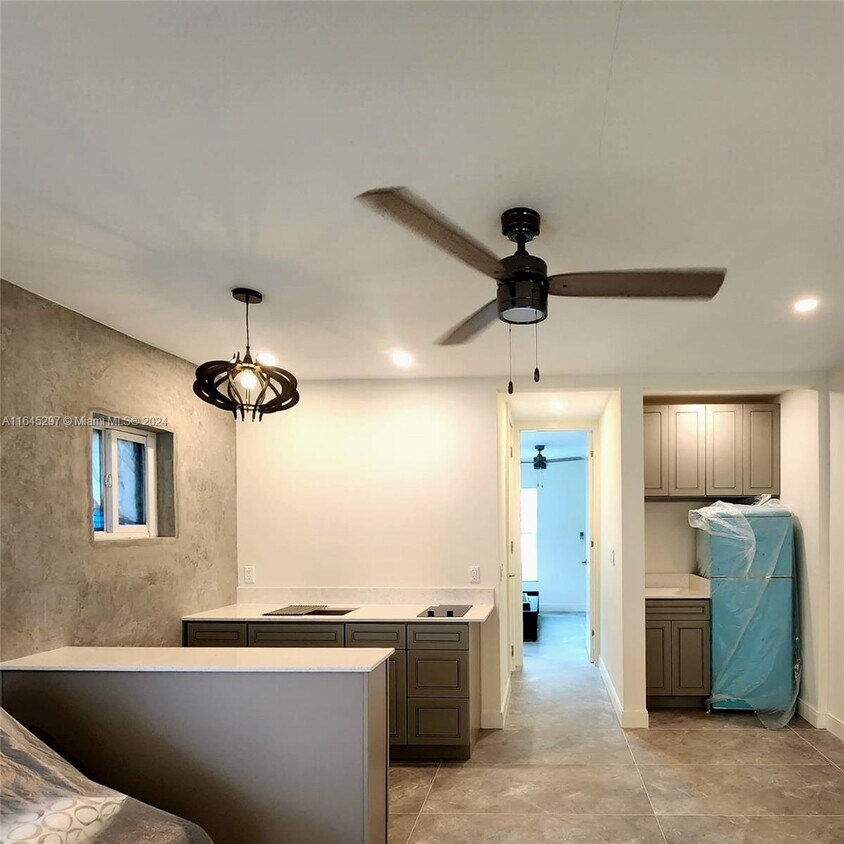 Building Photo - 415 E Oakland Park Blvd