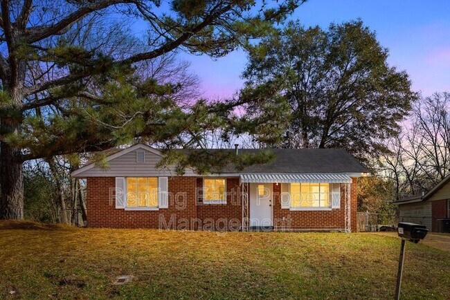 Building Photo - 1441 Creel St