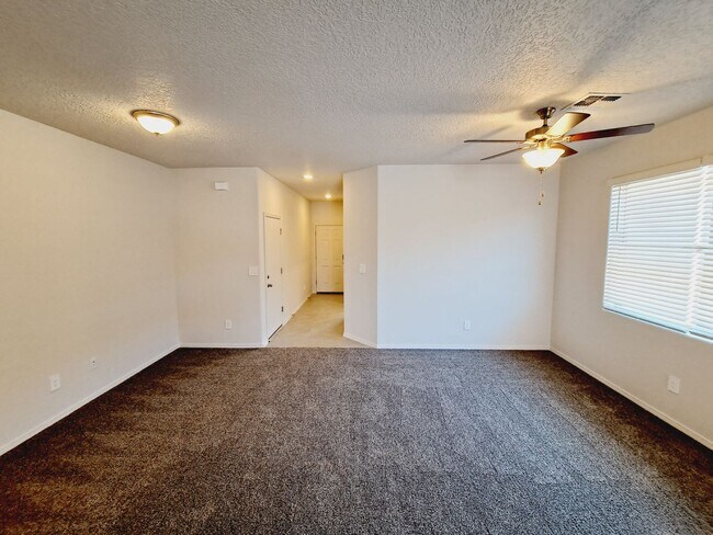 Foto del edificio - 761 Desert Senna Ave SW