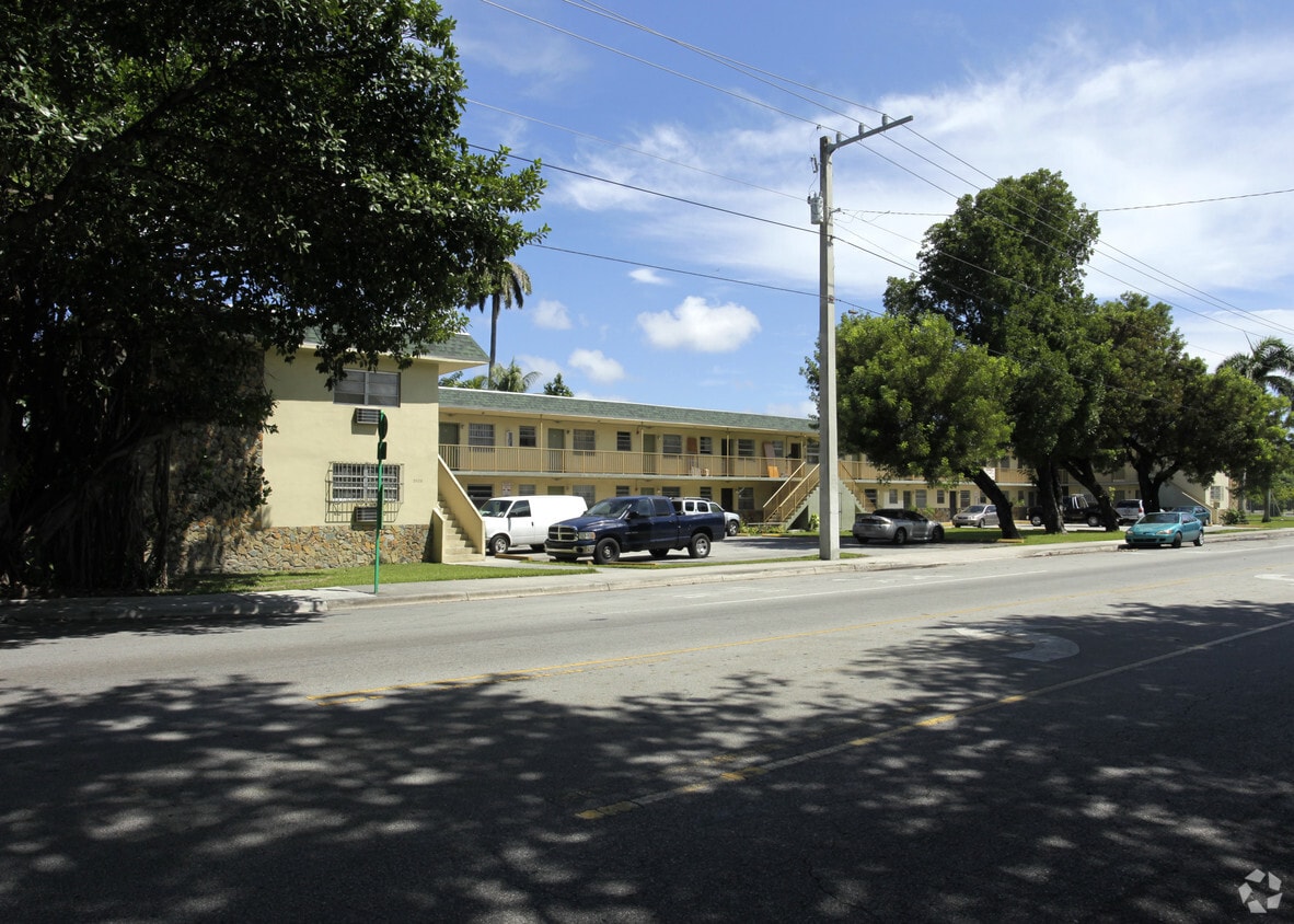 Primary Photo - 2629 NW 17th Ave