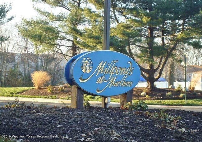 Foto del edificio - 76 Foxwood Pl