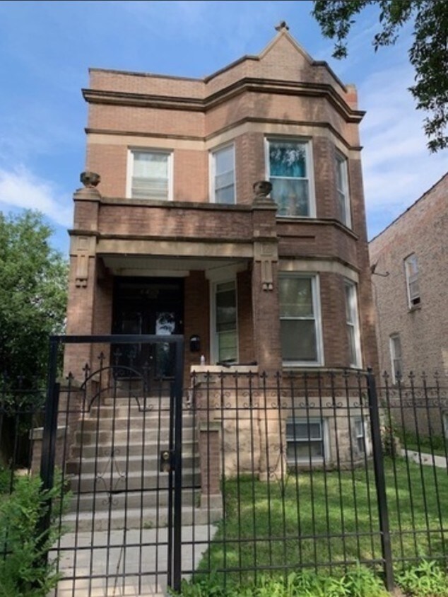 2439 S Ridgeway Ave, Chicago, IL 60623 Apartments in Chicago, IL