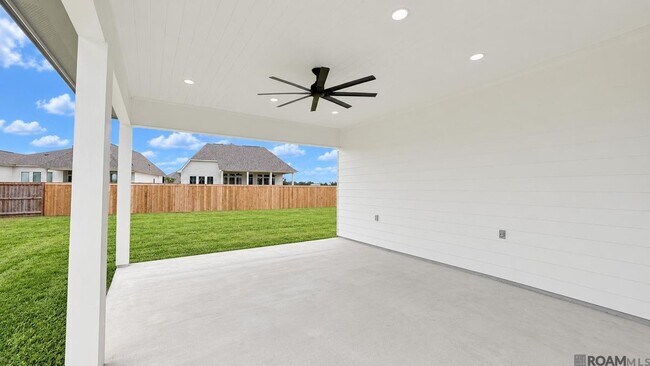 Building Photo - 7025 Ardennes Dr