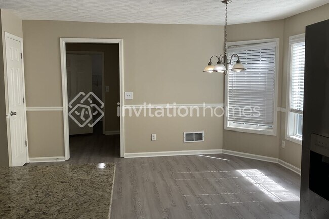 Building Photo - 65 Windsong Dr