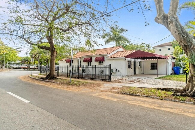 Building Photo - 100 SW 31st Rd